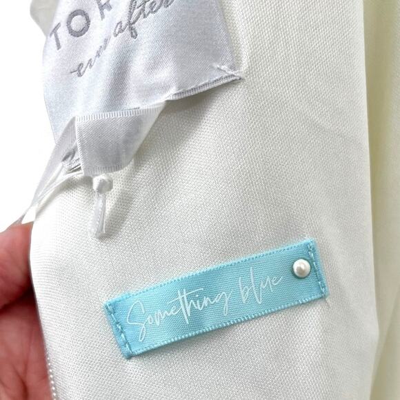 NEW Torrid Ever After Ivory Lace Gown Wedding Dress Women's Size 18 - Picture 8 of 14